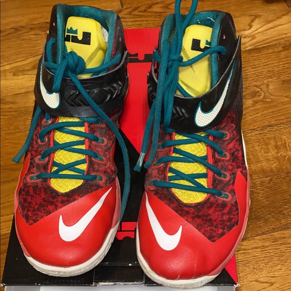 Lebron solider 8’s - Picture 3 of 3
